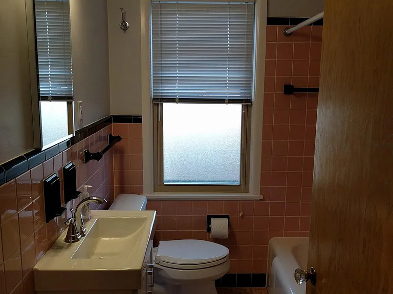 731 Glenview Ave — Photo 5