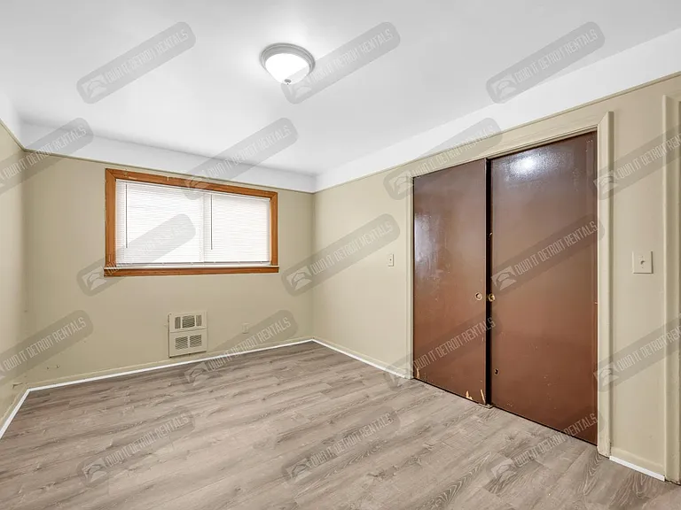 16705 Greenfield Rd #6 — Photo 7
