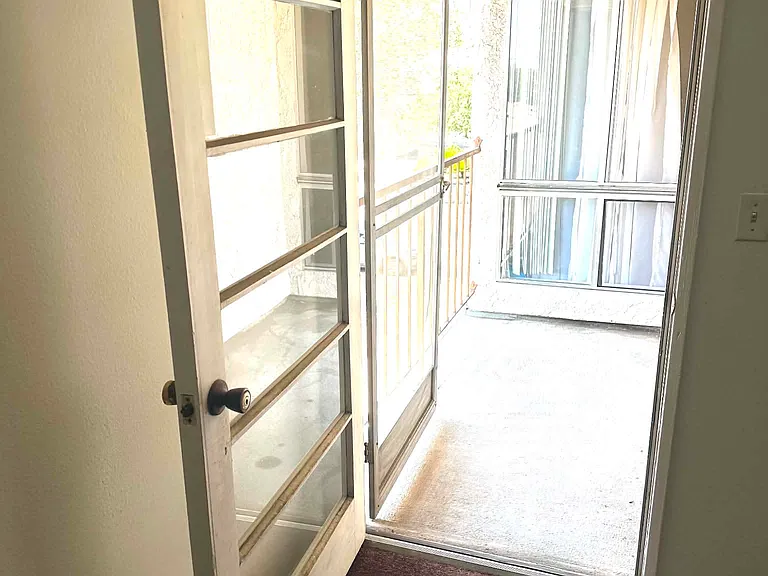336 Riverdale Dr #9 — Photo 5