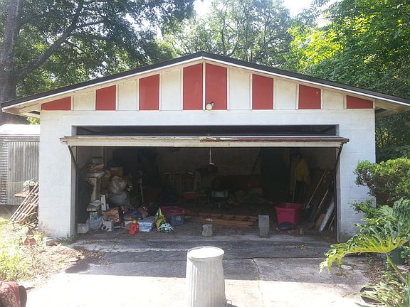 Large detached 2 car garage