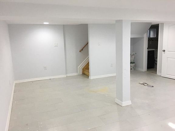 4th image of 11513 122nd St