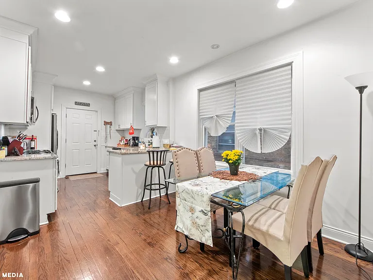 1621 N McVicker Ave #1 — Photo 4