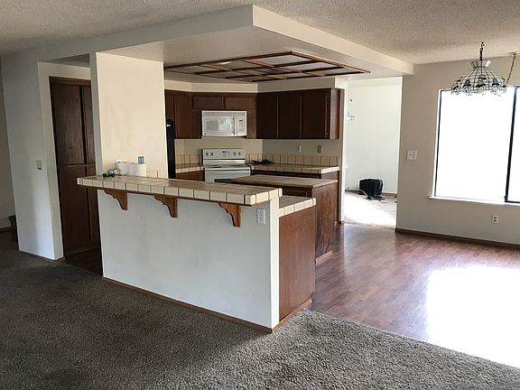 4th image of 4137 Rocky Point Dr