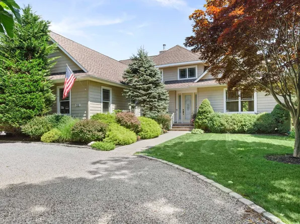 52 Sea Gate Ave, Westhampton, NY 11977
