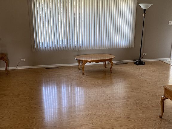 5th image of 11555 Nagle Ave