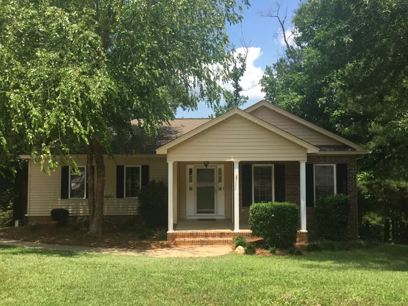 137 Point South Ln, Lexington, SC 29073