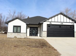 302 Harrison St, Lake View, IA 51450