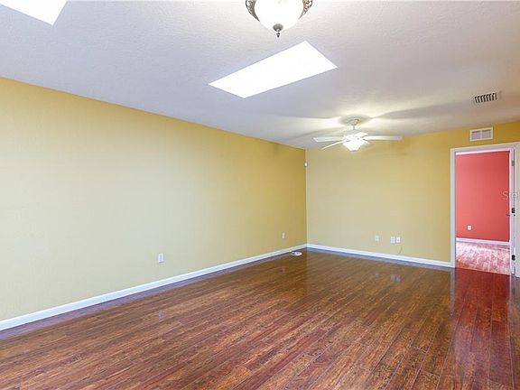 4th image of 234 Balfour Dr #20