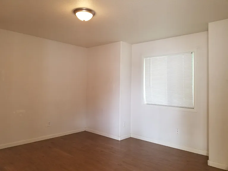 2 bed, 1.0 bath, $1,350 — Photo 12