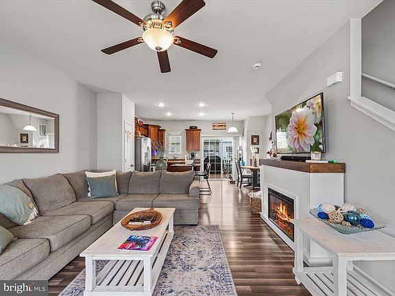 5th image of 20621 E Albermarle Ln