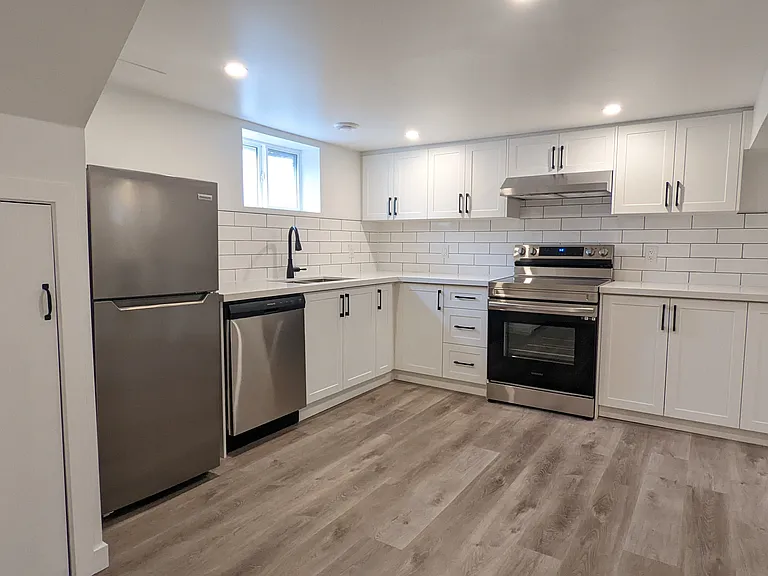 1 Admiral Rd — Photo 17