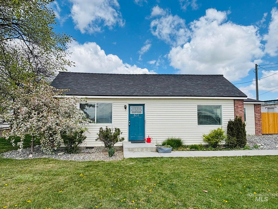 1st image of 802 S 9th St