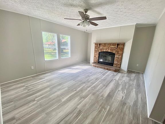 2nd image of 80 Ysbrand Ln SE