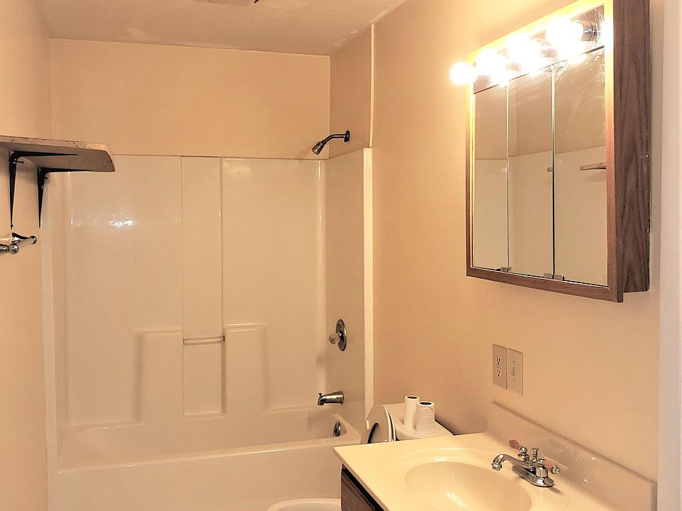 2nd image of 130 E Main St APT C