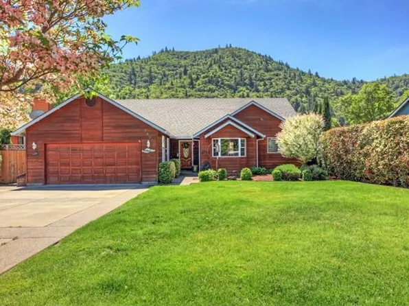 760 N Riverside Ave, Gold Hill, OR 97525