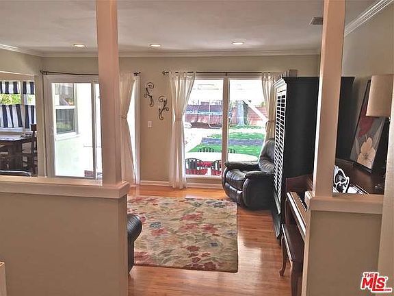3rd image of 10118 Gothic Ave