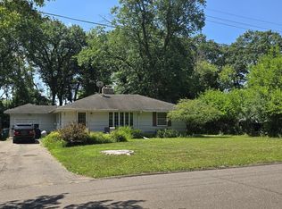 5147 Valley View Rd, Minnetonka, MN 55345
