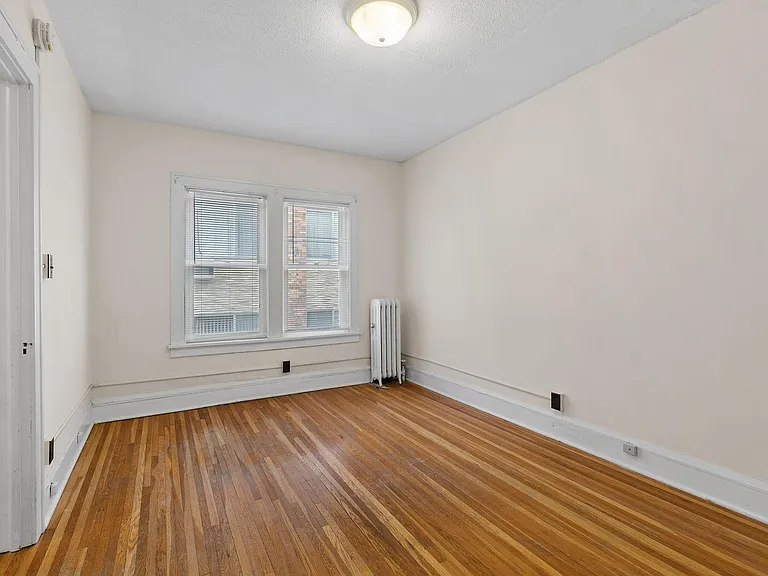 Emmerson Terrace Apartments — Photo 15