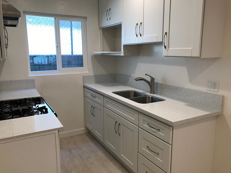 1st image of 450 Riverdale Dr #4