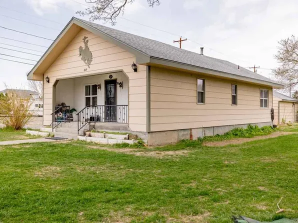 849 3rd St E, Powell, WY 82435