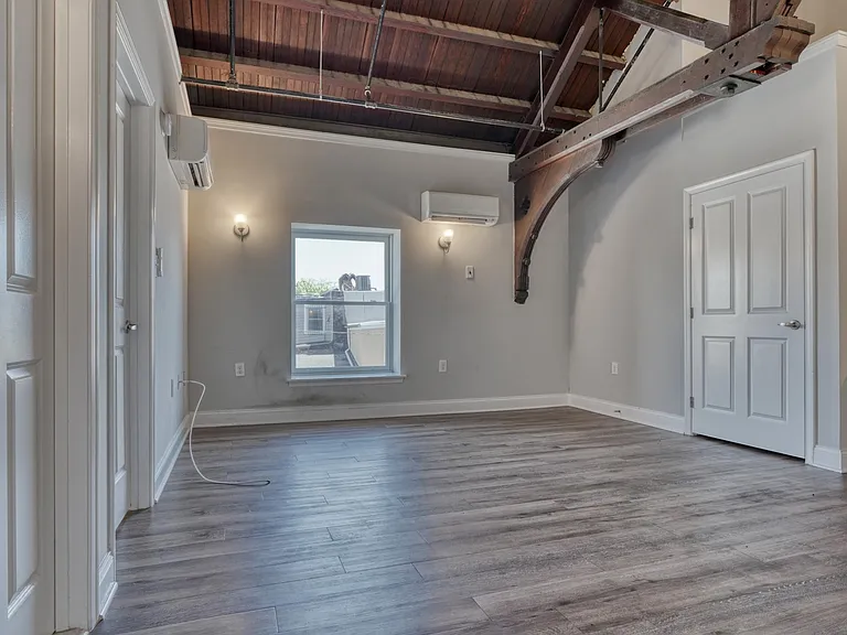 1728 Eastern Ave #12 — Photo 2