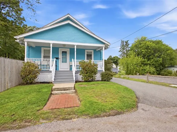 99 Phillips Ave, Warwick, RI 02888