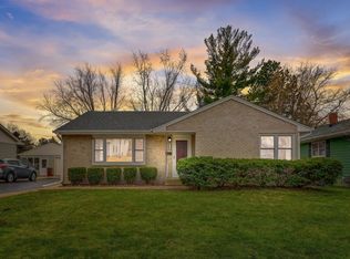 310 Chestnut St, Woodstock, IL 60098