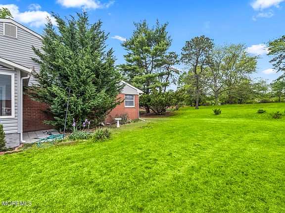 4th image of 61 Hudson Parkway #B
