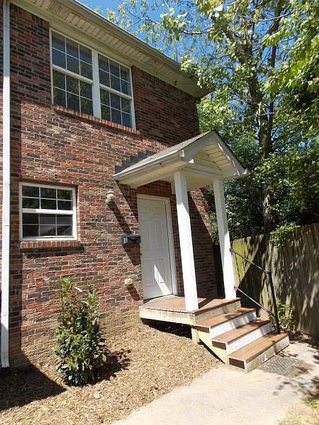 2 bed, 2.5 bath, 1060 sqft, $1,595 — Photo 2