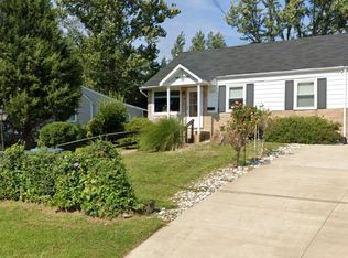 7608 Leonard Dr, Falls Church, VA 22043