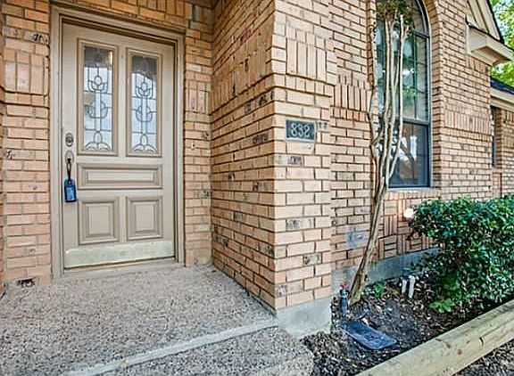 4th image of 832 Heather Knoll Dr