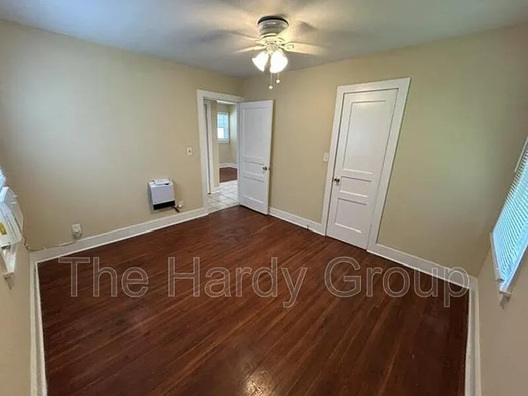 413-2 3rd Ave NW — Photo 9