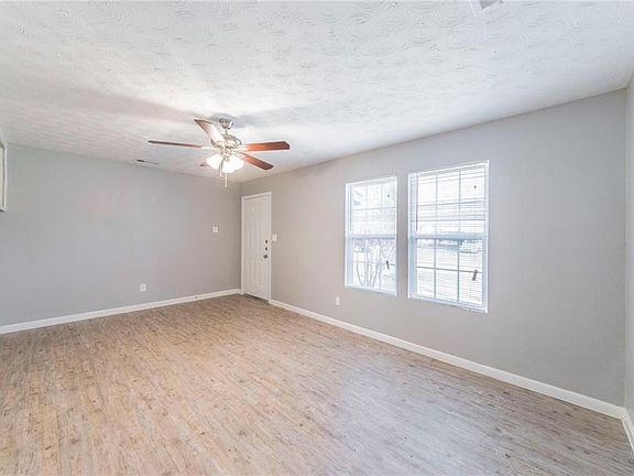 2nd image of 1308 Elaine Pl