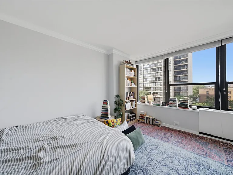 1560 N Sandburg Ter #509J — Photo 13