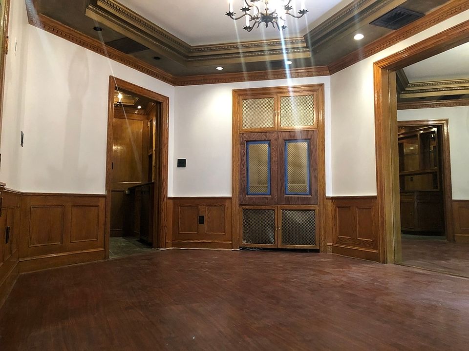 1st image of 227 E 50th St