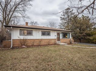 5330 W Calumet Rd, Milwaukee, WI 53223