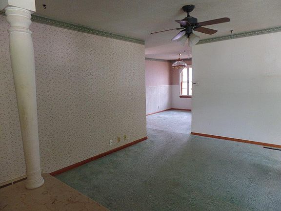 2nd image of 1909 Thompson Ave