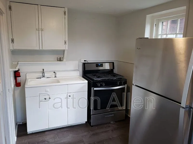 1 bed, 1.0 bath, $1,250 — Photo 4