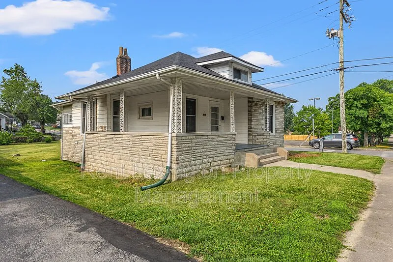 2 bed, 1.0 bath, 1332 sqft, $1,500 — Photo 4