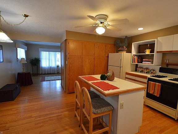 4th image of 2729 Fairview Pl