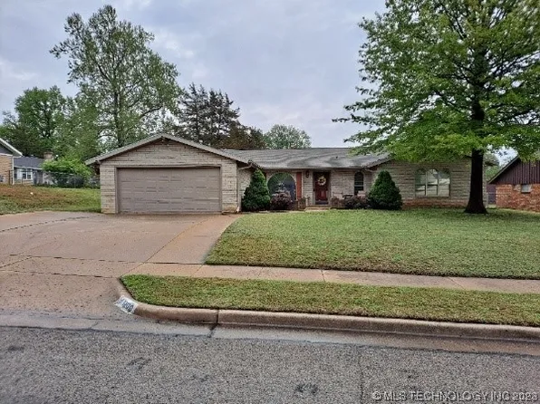 1209 Rosedale Dr, Ponca City, OK 74604