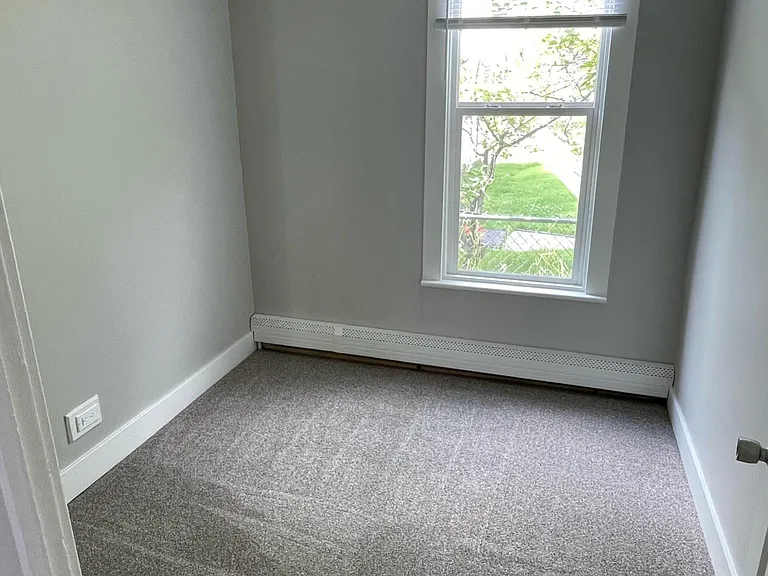 920 Caledonia St — Photo 15