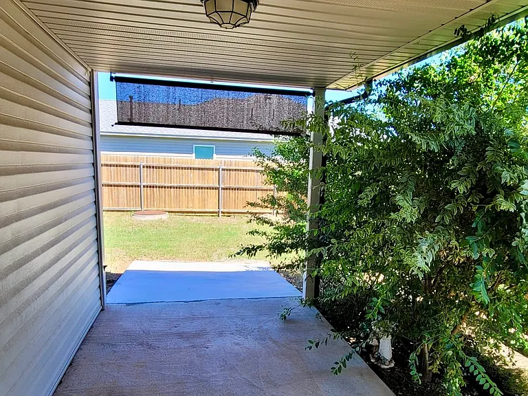 1101 Ironstone Dr — Photo 3