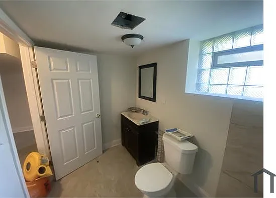 1110 E 93rd St #1 — Photo 18