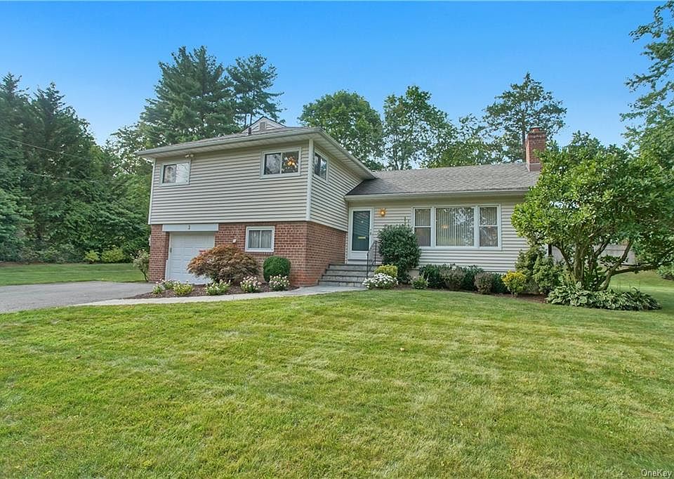 1st image of 3 Hemlock Cir