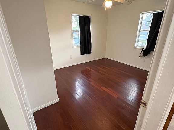 3rd image of 2923 Turrill Ave