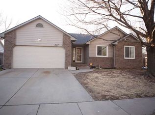1917 N Parkdale St, Wichita, KS 67212