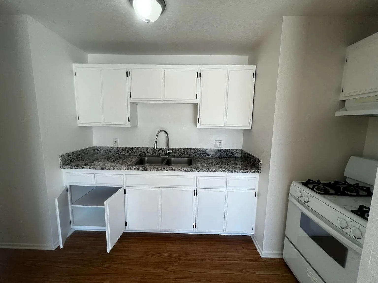 2 bed, 1.0 bath, 850 sqft, $2,550 — Photo 3