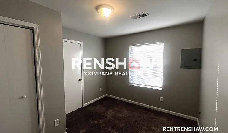 278 N Hollywood St — Photo 8