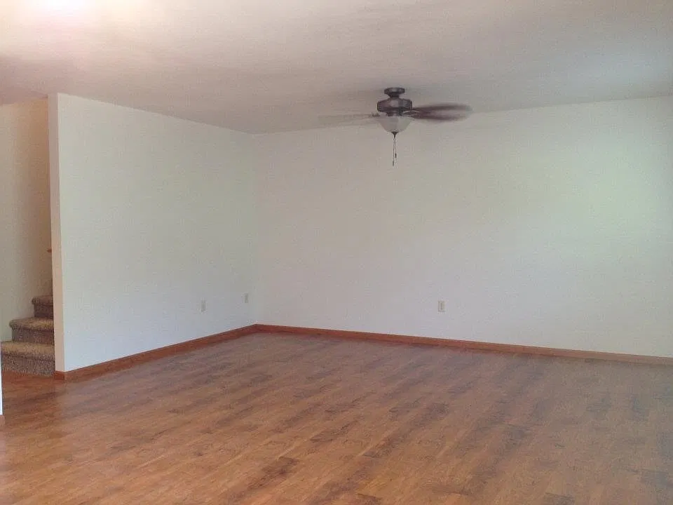 3 bed, 2.5 bath, 2592 sqft, $1,950 — Photo 3